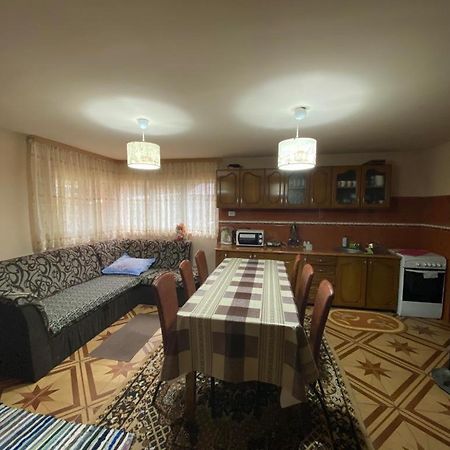 Moara Lui Ivan Hanasesti Buitenkant foto